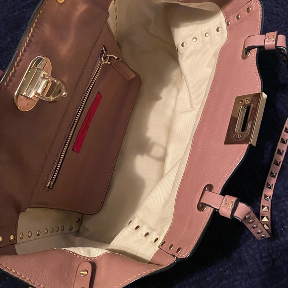 Valentino small tote, excellent used condition. Taupe with slight pink hue color - Picture 2 of 6